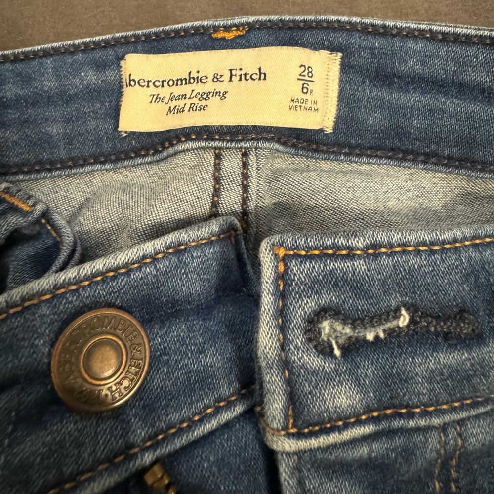 Abercrombie & Fitch skinny jeans!